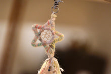 將圖片載入圖庫檢視器 星星捕夢網匙扣
