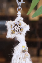 將圖片載入圖庫檢視器 星星捕夢網匙扣
